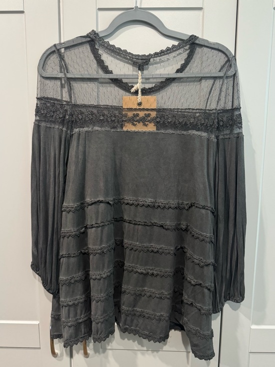 POL Charcoal Gray Lace Yoke Peasant Tunic - Picture 3 of 3
